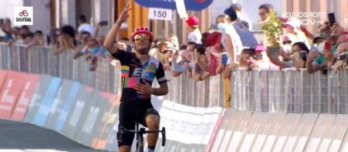 Giro d'Italia: l'arrivo di Alberto Bettiol a Stradella.