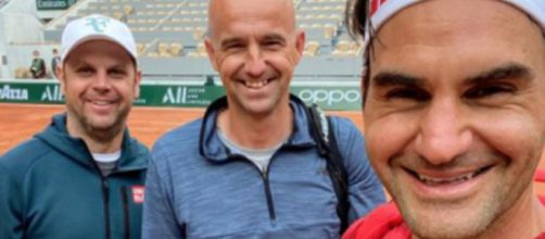 Roger Federer est déjà sur les courts de Roland-Garros pour préparer le prochain tournoi du Grand Chelem (Photo : Instagram de Roger Federer)