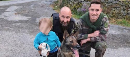 Les gendarmes de l'Aveyron sont parvenus à retrouver un petit garçon disparu grâce à leur chienne - Source : Twitter @Gendarmerie_012