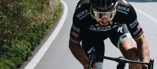 Giro D'Italia, Peter Sagan sanzionato per comportamento scorretto e intimidatorio ai danni di altri ciclisti.