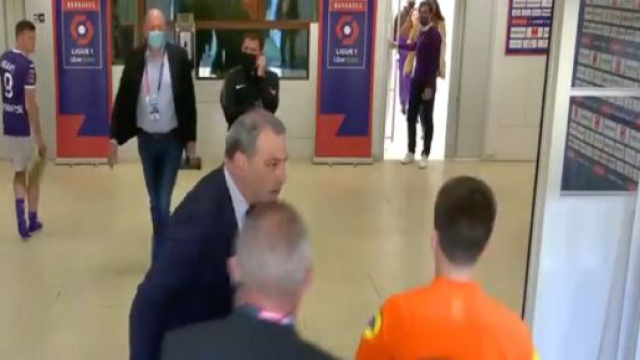 Le président de Toulouse n'a pu retenir sa colère contre Benoit Bastien. (crédit capture Canal+ Nantes-TFC)