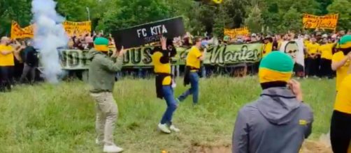 Les supporters du FC Nantes en sont venus aux mains après la rencontre - Photo capture d'écran vidéo Twitter