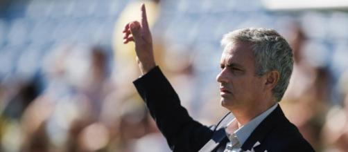 José Mourinho sarà l'allenatore della Roma per i prossimi tre anni.