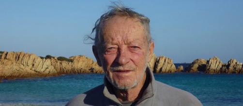 Mauro Morandi, de 81 anos, o único habitante de uma ilha italiana que servirá de 'eixo de educação ambiental' (Reprodução/Facebook)