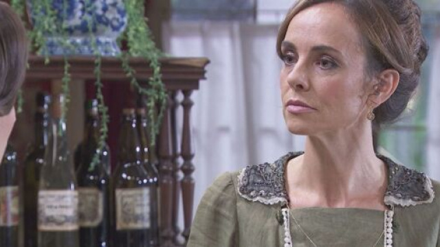 Una vita, anticipazioni: Felicia comincia a sospettare che tra Maite e Camino ci sia del tenero.