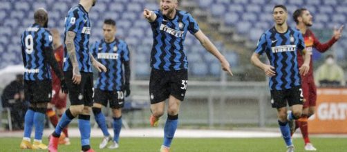 Il gol di Skriniar all'andata, per il momentaneo 1-2 dell'Inter (finirà 2-2)