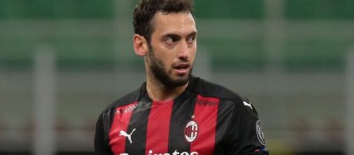Hakan Calhanoglu, giocatore del Milan.