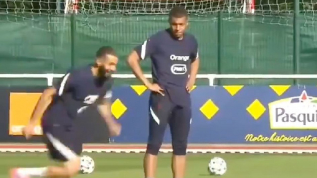 Kylian Mbappé et Karim Benzema ensemble à l'entraînement. (Crédit images FFF Twitter)