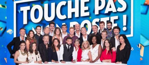 Une photo de la grande famille TPMP sans Bernard Montiel - Source : TPMP, C8