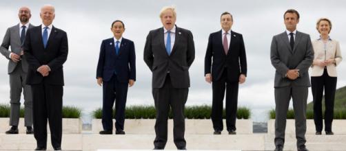 Foto dos representantes do G7 em reunião na Inglaterra (Simon Dawson/No 10 Downing Street)