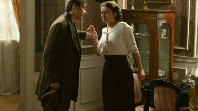 Una vita, trame Spagna: Santiago lascia Acacias dopo aver minacciato Genoveva.