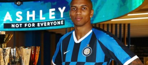 Inter, Young avrebbe rifiutato il rinnovo: sarebbe vicino l'accordo con il Burnley.