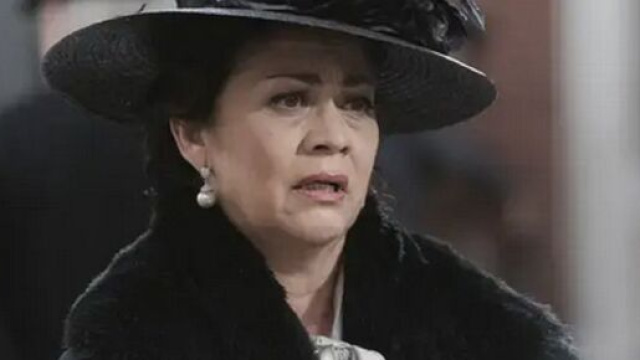 Una vita, trame Spagna: Bellita teme che suo marito José Miguel la stia tradendo.