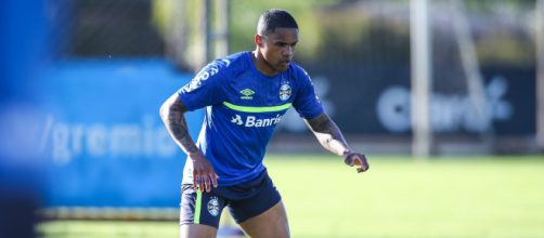 Grêmio deve antecipar estreia de Douglas Costa (Lucas Uebel/Grêmio FBPA)