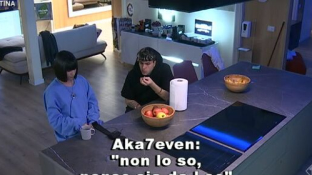 Aka7even parla di Martina e Raffaele innamorati.