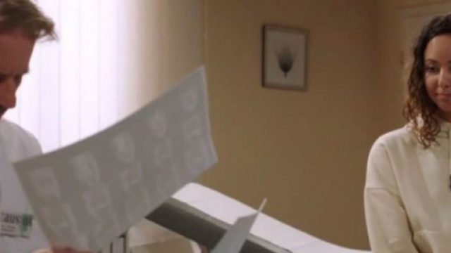 Tempesta d'amore, trame tedesche: Vanessa dovrà operarsi al menisco al più presto.