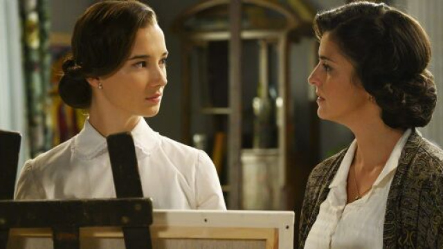 Una vita, trame Spagna: Camino decisa a scappare in Francia con la pittrice.