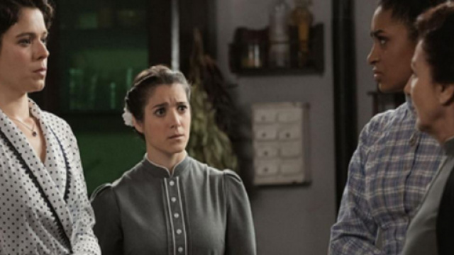 Una vita, trame Spagna: Genoveva cerca di sbarazzarsi di Agustina.