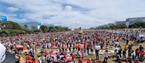 Protestos contra o presidente Bolsonaro reuniram milhares de pessoas em todo o País neste sábado (19) (Reprodução/Facebook/Mídia Ninja)