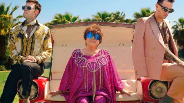 Fedez di nuovo nei guai con il Codacons: chiesto il ritiro del videoclip di 'Mille'.