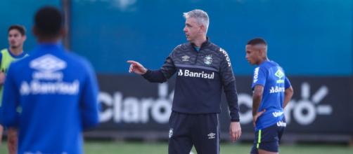 Grêmio testa opções no meio-campo (Lucas Uebel/Grêmio)