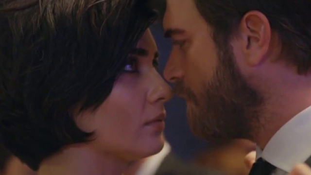 Brave and beautiful: la storia di Cesur e Sühan dal 5 luglio sostituisce Mr Wrong.