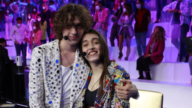 Sangiovanni e Giulia Stabile sulla copertina di Vanity Fair.