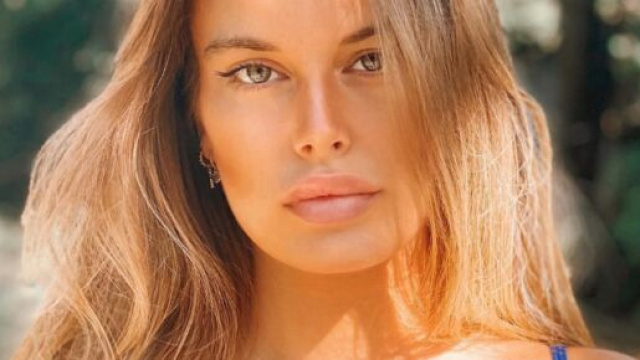 Uomini e donne, Sophie fidanzata con Corona