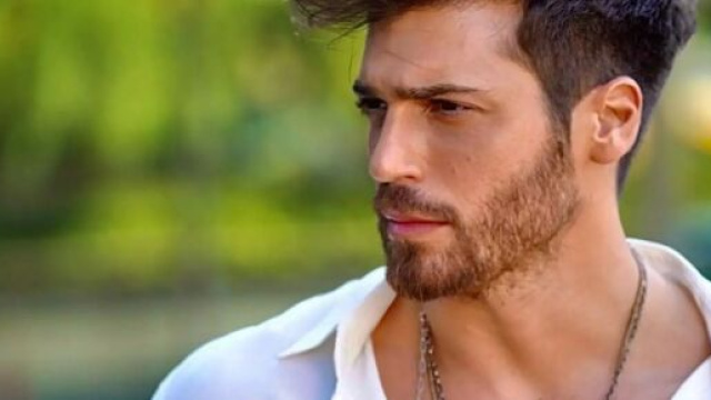 Can Yaman, Mr Wrong sospeso dal palinsesto pomeridiano.