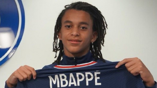 Ethan Mbappé, le frère de Kylian, a signé un contrat aspirant au Paris Saint-Germain (Credit : Paris Saint-Germain)