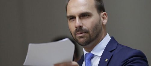 Eduardo Bolsonaro pede para que as pessoas não votem em políticos de esquerda: 'acabando com a vida de todo mundo'. (Arquivo Blasting News)