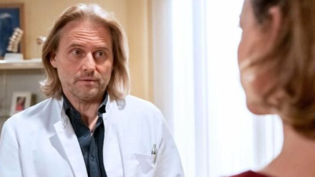 Tempesta d&rsquo;amore, trame fino al 2 luglio: Michael infatuato di Cornelia e lo dice a Robert.