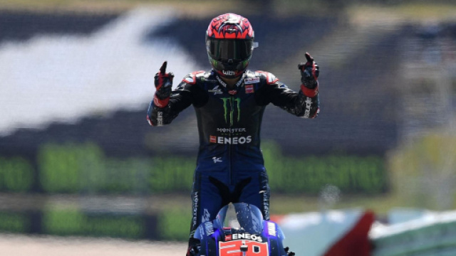 Quarta vittoria in stagione per il francese della Yamaha che allunga sui diretti inseguitori.