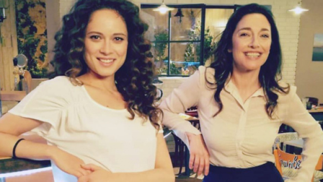 Un posto al sole, Susanna Picardi (Agnese Lorenzini) e Adele Picardi ( Sara Ricci).