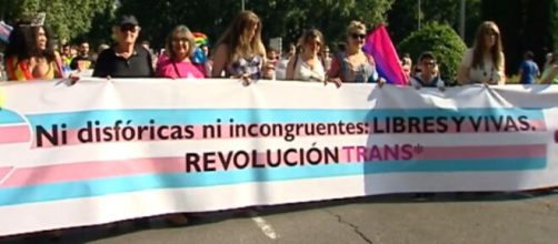 Manifestación Trans tras la aprobación de la Ley Trans (Telecinco)