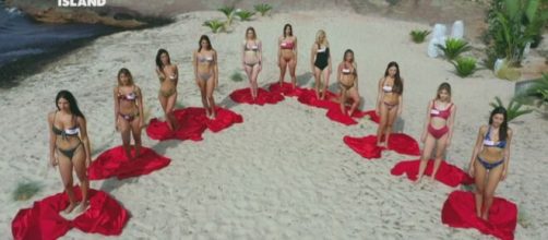 Temptation Island, una delle tentatrici sarebbe già fidanzata.