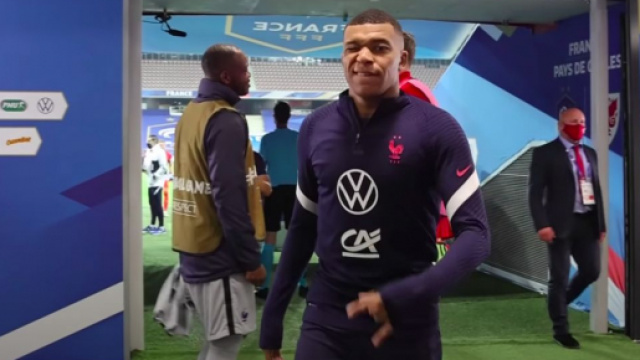 Mbappé se fait détruire après son attitude contre le Pays de Galles - Source : photo capture d'écran vidéo FFF TV