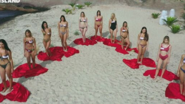 Temptation Island, una delle tentatrici sarebbe già fidanzata.