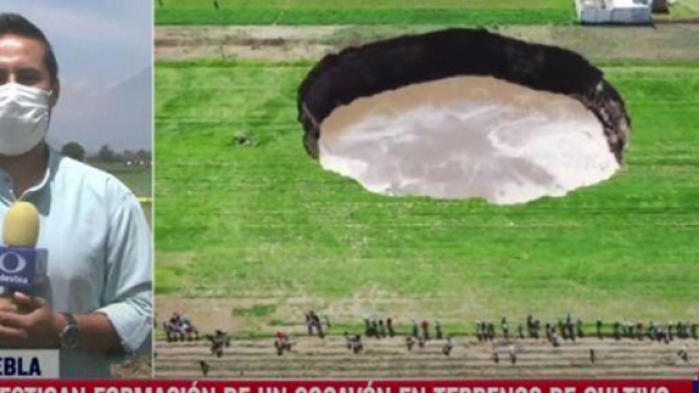 Un énorme trou de 100 m de diamètre menace une ville au Mexique (Credit : Foro TV ; Noticieros Mexico - capture video)