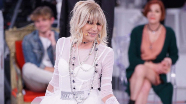 Uomini e donne, Gemma sogna le nozze.