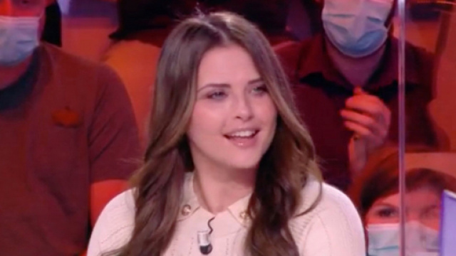 Kelly Vedovelli de TPMP - Source : capture d’écran C8