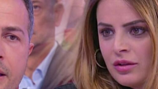 U&D, Riccardo mantiene il silenzio, Roberta replica alle accuse: 'Sono sempre stata trasparente'.