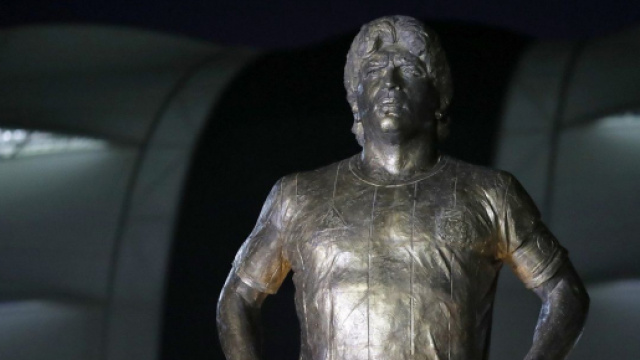 Une statue géante de Maradona inaugurée en Argentine (Credit : Goal en espanol et FAF)