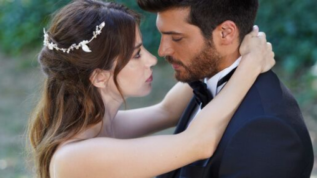 Mr Wrong, anticipazioni turche: Soner vuole riconquistare Ezgi.