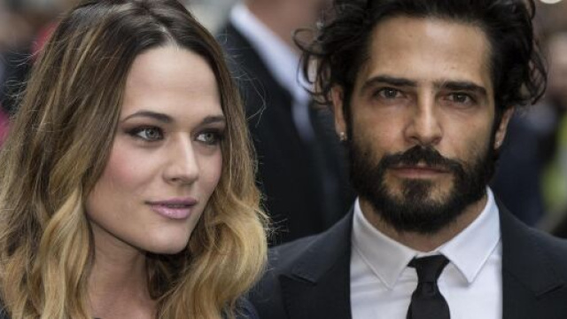 Laura Chiatti e Marco Bocci smentiscono la crisi con un botta e risposta su Instagram.