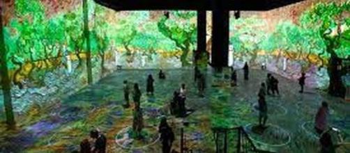 Immersive Van Gogh exhibit (Image source: Roman Boldyrev/Flickr)