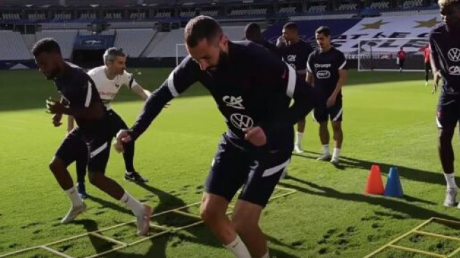 Les Bleus plus concentrés que jamais avant leur match face à la Bulgarie. (crédit capture image FFF YouTube)