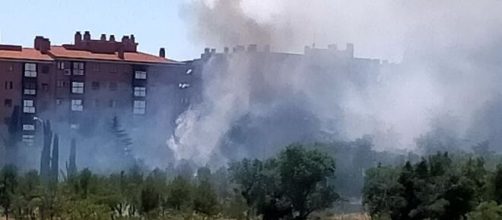 Incendio en Vicálvaro. (Foto Álvaro Anula)