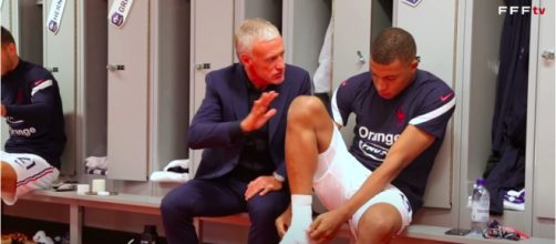 Mbappé et Didier Deschamps - Photo capture d'écran vidéo Youtube FFF TV