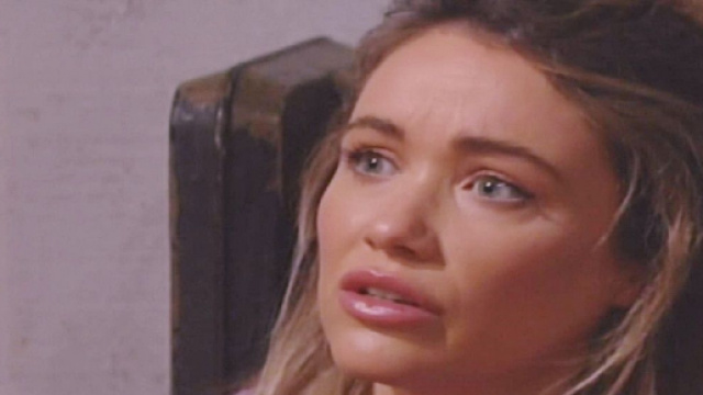 Beautiful, Flo rapita da Sally e Penny.